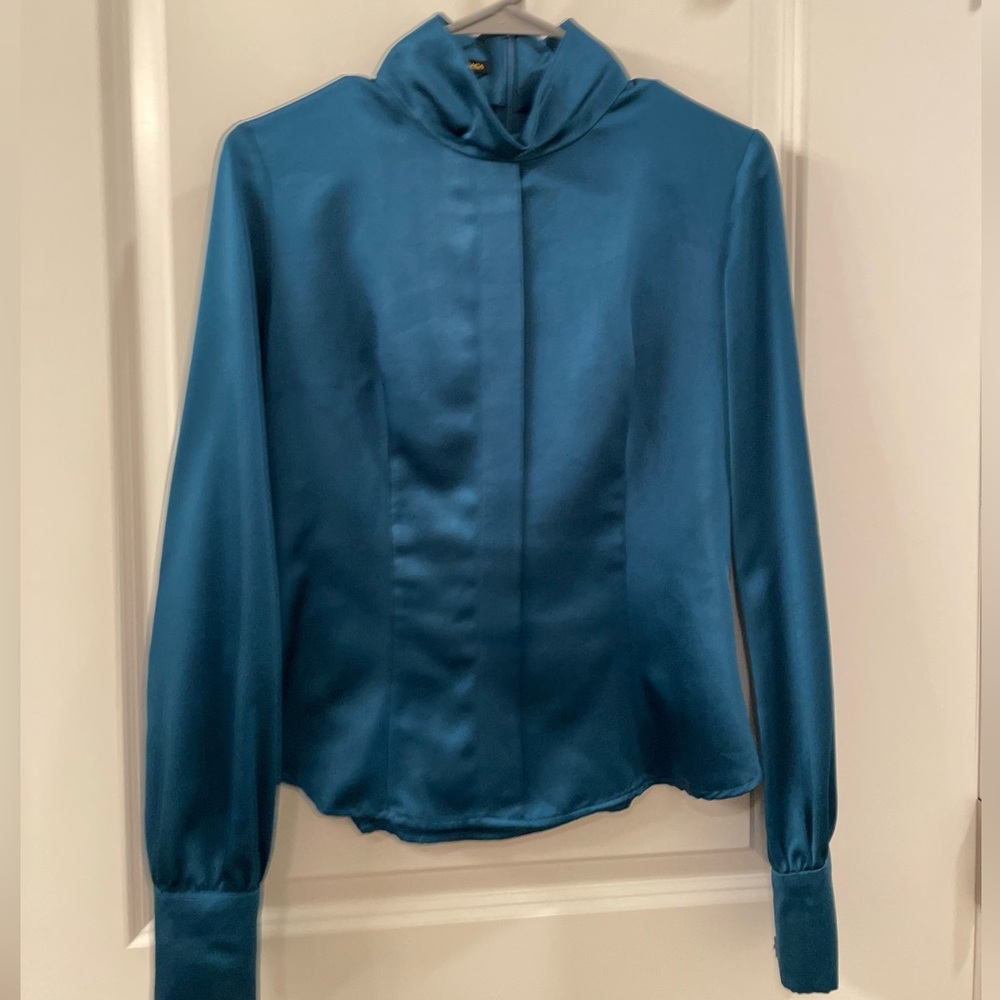 Satin back zipper blouse